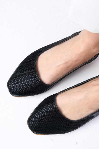 Mio Gusto Ally Metallic Black Color Snakeskin Patterned Blunt Toe Open Back Women's Ballerinas