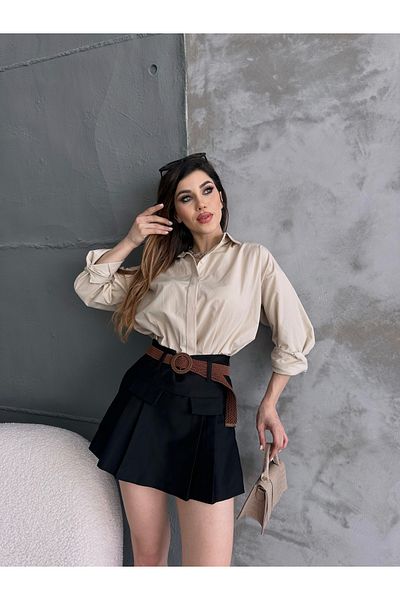 Fav Style Mini pantaloni scurți cu clapă în față plisate pentru femei, negru