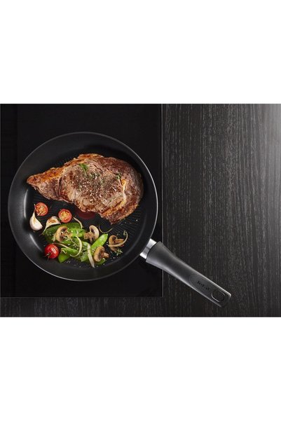 TEFAL طقم مقلاة مزدوجة من التيتانيوم مكون من 3 قطع، مناسب للاستخدام مع المواقد الحثية - 22 × 28 سم