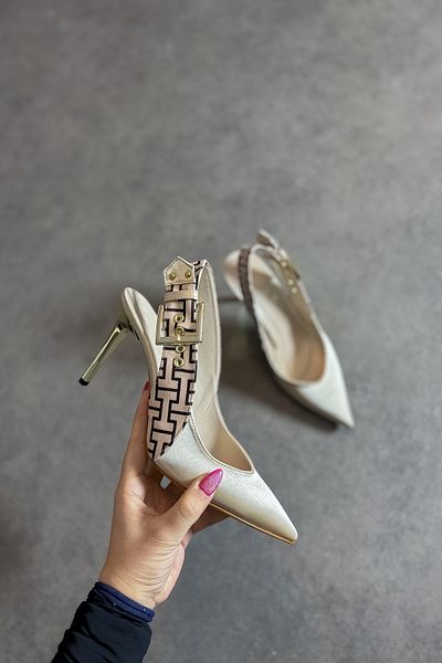 SHOEBELLAS Pantofi cu toc de damă Siri bej satinat auriu cu cataramă
