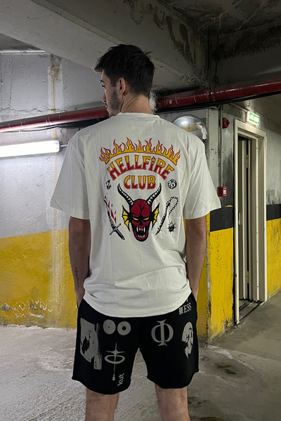 THE BASIC THINGS HELLFIRE CLUB Kısa Kollu Baskılı Oversize Boxy Fit Kesim T-shirt