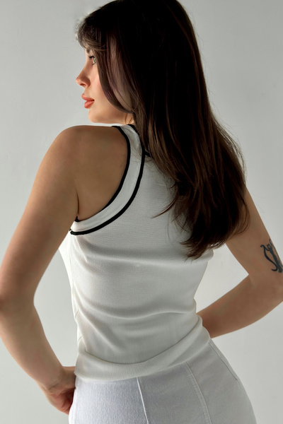 MODAGEN Halter Collar White Crop