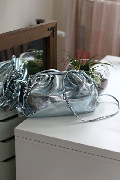 Moom Bag Geantă de umăr pentru femei, albastru metalic, cu suport pentru carduri