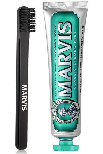 Marvis 85 ML Classic Strong Mint Toothpaste + 2-Piece Black Medium Hard Toothbrush Care Set