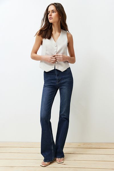 Trendyol Collection Бежова вталена вталена жилетка с копчета Twoss21Ye0009