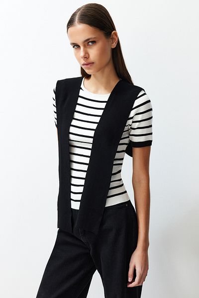 Trendyol Collection White Striped Detachable Sailor Collar Detailed T-Shirt Look Knitwear Sweater TWOSS24KZ00019