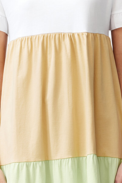 Trendyol Collection Πολύχρωμο μπλοκ χρώματος A-line/Bell Form Crew λαιμόκοψη κοντό μανίκι πλεκτό μπλουζάκι TWOSS24EL00192