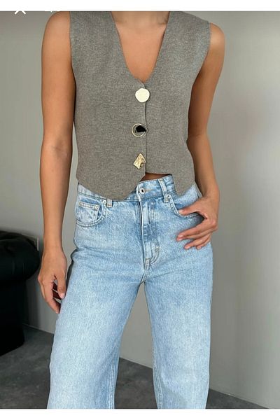 fujya KNOB DETAILED KNITWEAR VEST