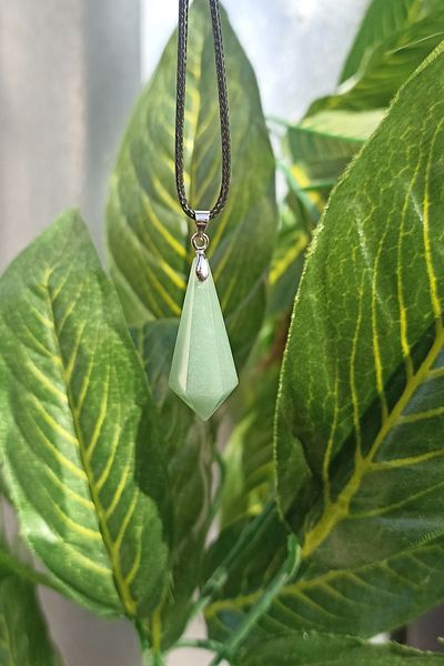 TAUS STONE Aventurine Stone Pandula Pendant (with Leather Rope as a Gift)