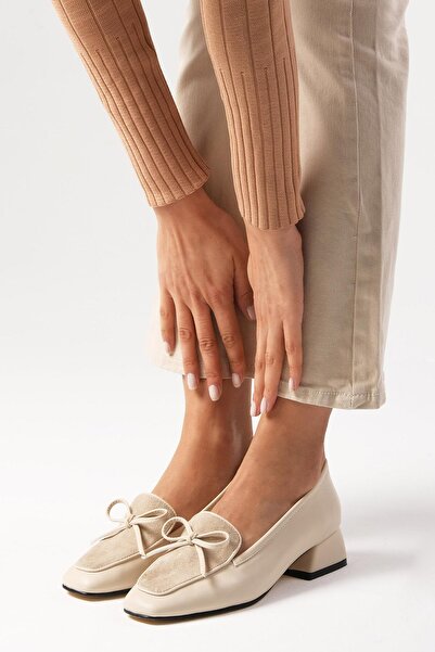 Mio Gusto Γυναικεία παπούτσια με κοντό τακούνι Tilda Beige Blunt Toe