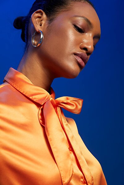 DeFacto Regular Fit Basic Fular Yaka Uzun Kollu Saten Gömlek