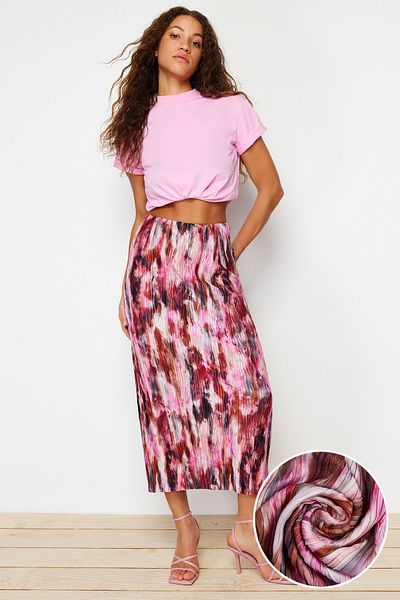 Trendyol Collection Roter bedruckter Plissierter Maxi-Strickrock mit normaler elastischer Taille TWOSS24ET00055
