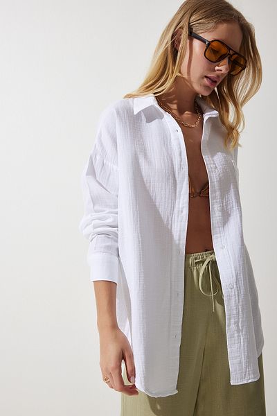 Happiness İstanbul Weißes Oversize-Musselin-Shirt mit Taschen für Damen MX00150