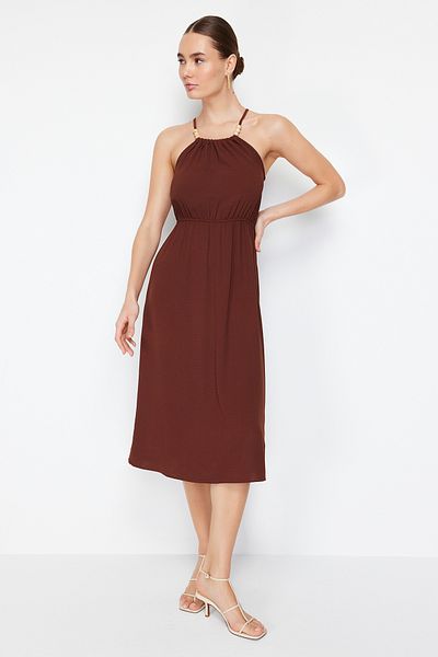 Trendyol Collection Hnědé A-line příslušenství Detailní Aerobin Midi Woven Dress TWOSS24EL00443