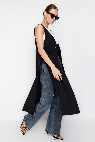 Trendyol Collection Schwarz gefütterte lange gewebte Weste TWOSS24YE00036