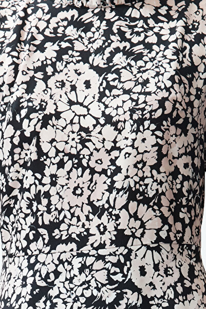 Trendyol Collection Ροζ φλοράλ στάμπα σε γραμμή Α με φουντωτή επένδυση Midi Woven Φόρεμα TWOSS20EL0894