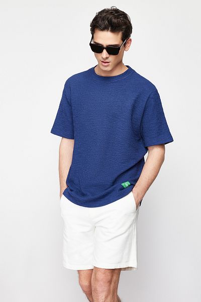 Trendyol Collection Navy Blue Textured Short Sleeve T-Shirt - Regular Fit TMNSS24TS00058