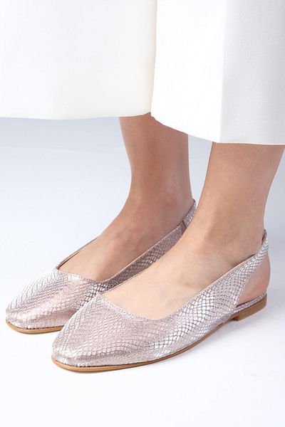 Mio Gusto Γυναικείες μπαλαρίνες Allly Powder Color Snakeskin με μοτίβο Blunt Toe Open Back