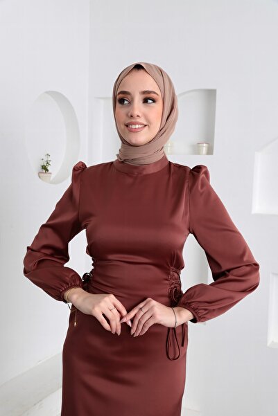 Aranlı tekstil Σατέν φόρεμα δεμένο στο πλάι