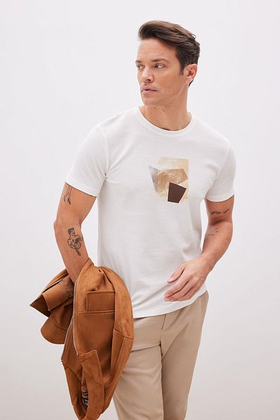 DeFacto Modern Fit Crew Neck T-Shirt Z0674az23sp