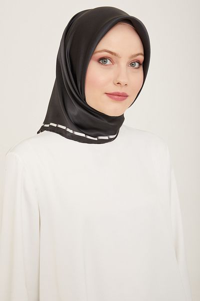 Armine Eșarfă de mătase ARMINE 9165D - Model Sura