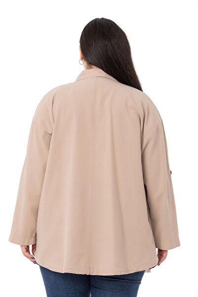 DISENTIS MODEST Μπουφάν μεγάλου μεγέθους μακρύ μπεζ χρώμα με διπλωμένα μανίκια και λεπτομέρεια κορδόνι τσέπης