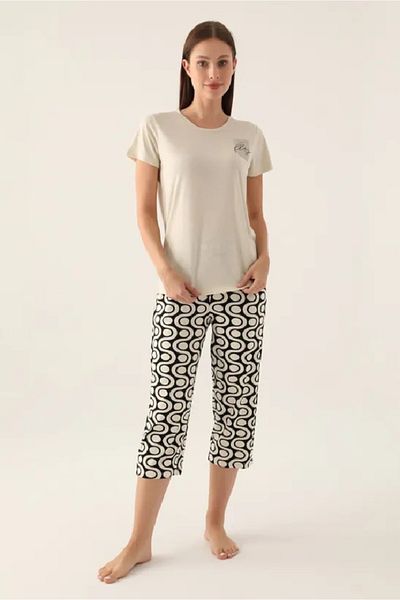 Arnetta OYUK COLLAR SOFT TEXTURED SHORT SLEEVE CAPRY SIZE WOMEN'S PAJAMAS SUIT 2894