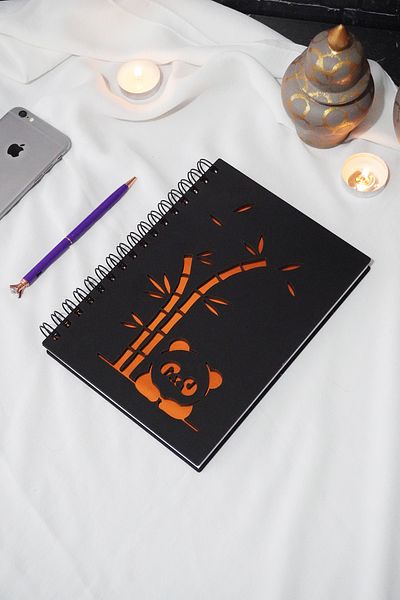 markcat Caiet Panda Design Negru cu copertă din lemn - Caiet fără linii - Jurnal cadou - Agenda - Caiet A5