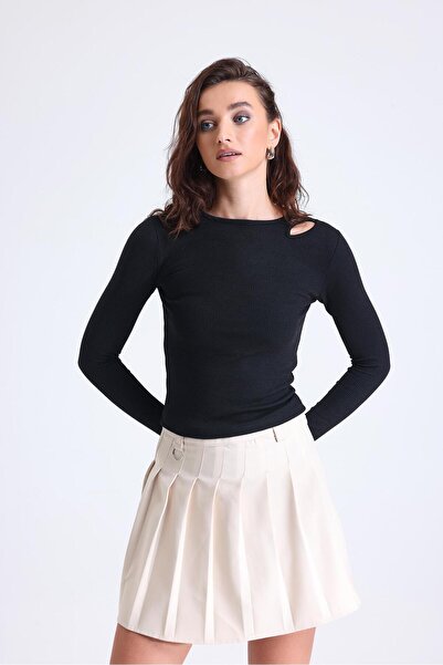 Miss Murem Shoulder Drop Knit Blouse-BLACK