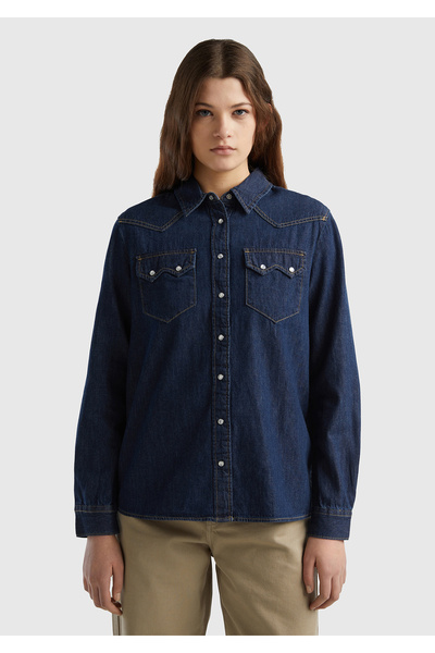 United Colors of Benetton قميص نسائي من قماش الدنيم بأكمام طويلة وجيوب من الق...