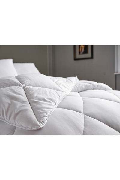 Doqu Home White Line Double Microfiber Quilt