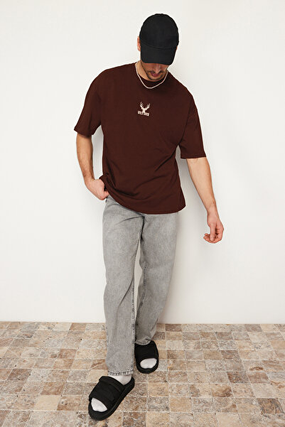 Trendyol Collection Βαμβακερό μπλουζάκι με κέντημα σε σκούρο καφέ ελάφι - TMNSS24TS00055