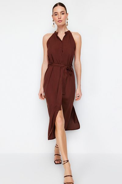 Trendyol Collection Коричнева сукня з ребристим суддівським коміром міді з тканого гомлека TWOSS19XM0112