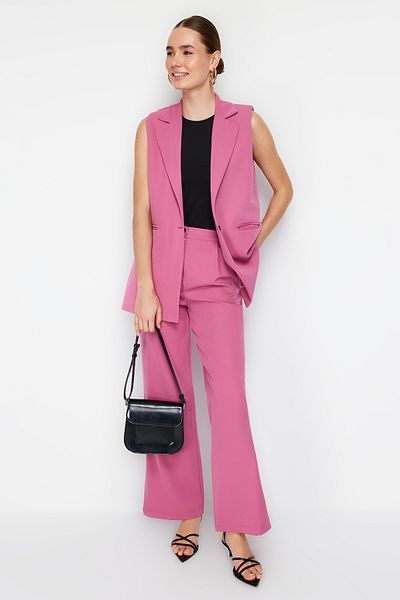 Trendyol Collection Fliederfarbenes Set aus gewebter Weste und Hose mit weitem Bein – normale Passform TWOSS24AU00019
