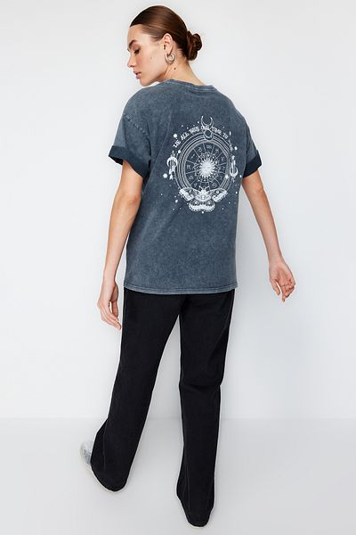 Trendyol Collection Anthracite Boyfriend Crew Neck T-Shirt - 100% Cotton, Back Print, Pale Effect TWOSS23TS00111