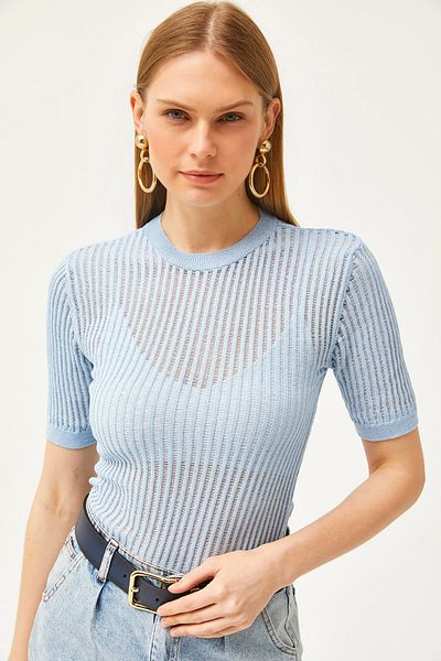 Olalook Babyblaue Strickbluse mit Rundhalsausschnitt, Streifen und durchbrochener Stickerei für Damen BLZ-19002532
