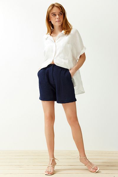Trendyol Collection Navy Blue Pocket Normal Fit szőtt rövidnadrág TWOSS24SR00032