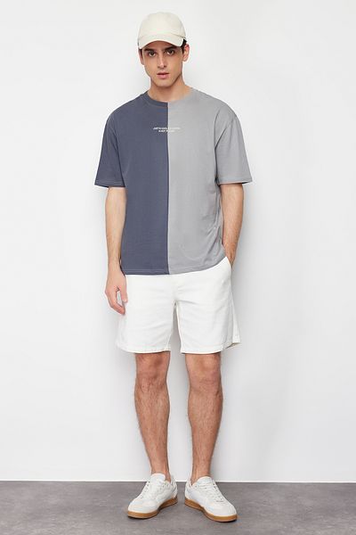 Trendyol Collection Antracitové vyšívané oversize tričko – 100% bavlna, blokový vzor TMNSS21TS1452