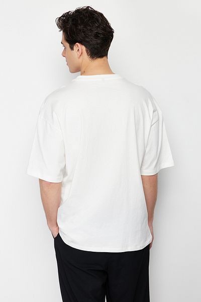 Trendyol Collection Unisex Ecru Oversize T-shirt - 100% bawełny, haft grzybowy TMNSS24TS00070