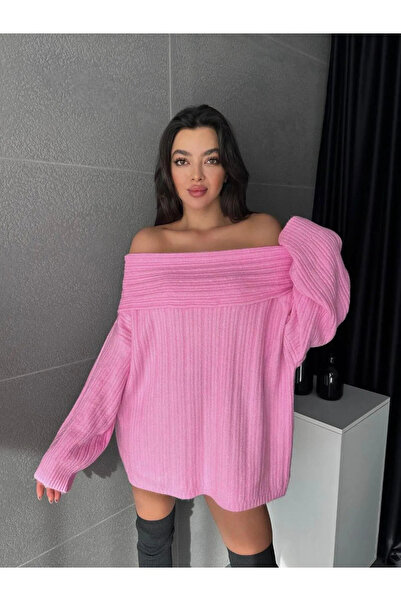 MLS Butik Gerippte Strickpullover mit Madonna-Kragen von Degaje