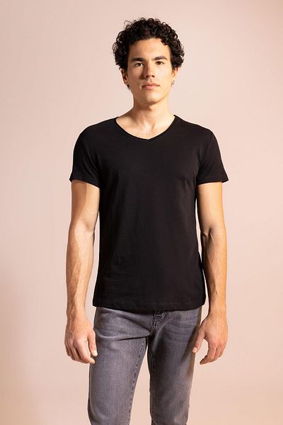 DeFacto Bavlněné základní tričko Slim Fit s výstřihem do V - M4791az23sm