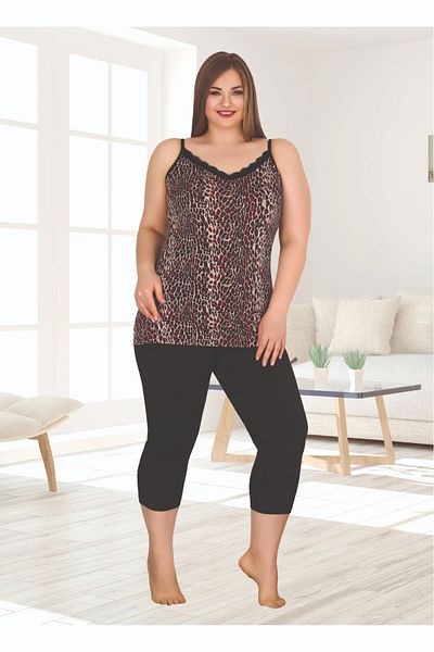 Temporium Women's Plus Size Collar Lace Detailed Patterned Rope Strap Capri Pajama Set