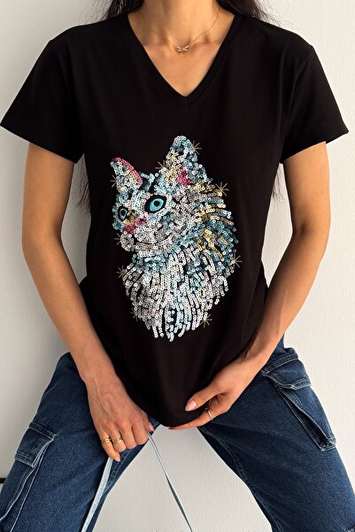 FEMELLE Γυναικείο μπλουζάκι με μαύρη γάτα με λαιμόκοψη σε V λαιμόκοψη με κεντ...