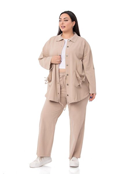 DISENTIS MODEST Μπουφάν μεγάλου μεγέθους μακρύ μπεζ χρώμα με διπλωμένα μανίκια και λεπτομέρεια κορδόνι τσέπης