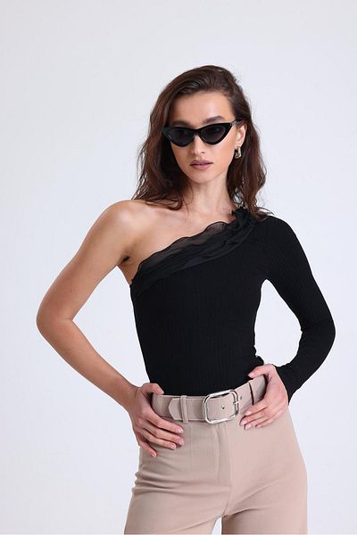 Miss Murem Single Shoulder Tulle Detailed Blouse-Black