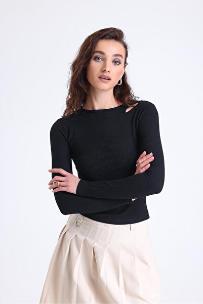 Miss Murem Shoulder Drop Knit Blouse-BLACK