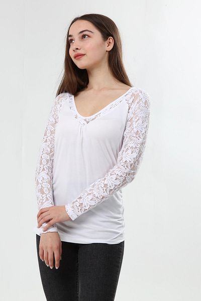 Miss Murem V-Neck Lace Embroidered Blouse-white