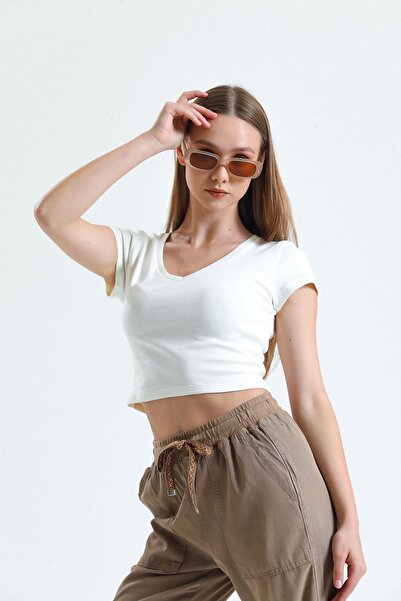 Miss Murem WhiTe V-neck Camisole T-Shirt