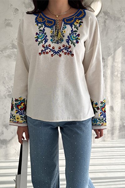 FEMELLE Dámská vyšívaná bavlněná halenka s pleteným límcem se střapcem