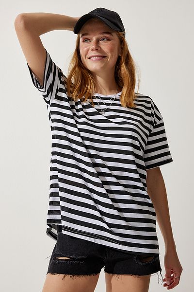 Happiness İstanbul Woman's Black Crew Neck Striped Oversize Knitted T-Shirt EN00609